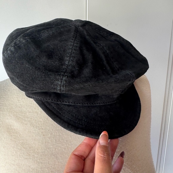 1970s Classic Black suede leather  Newsboy Cap - Picture 4 of 7